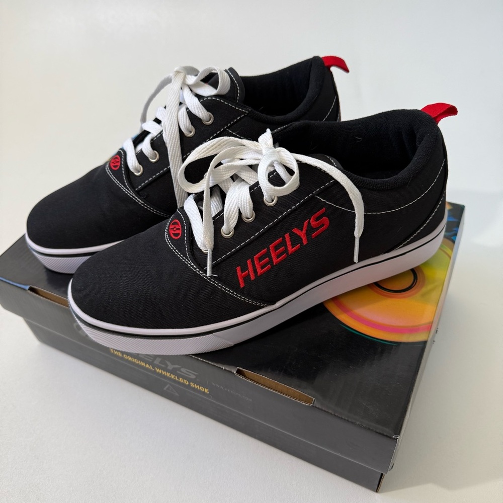 Heelys Pro 20 Canvas Skate Shoes Mens Size 9 Shoes with Wheels